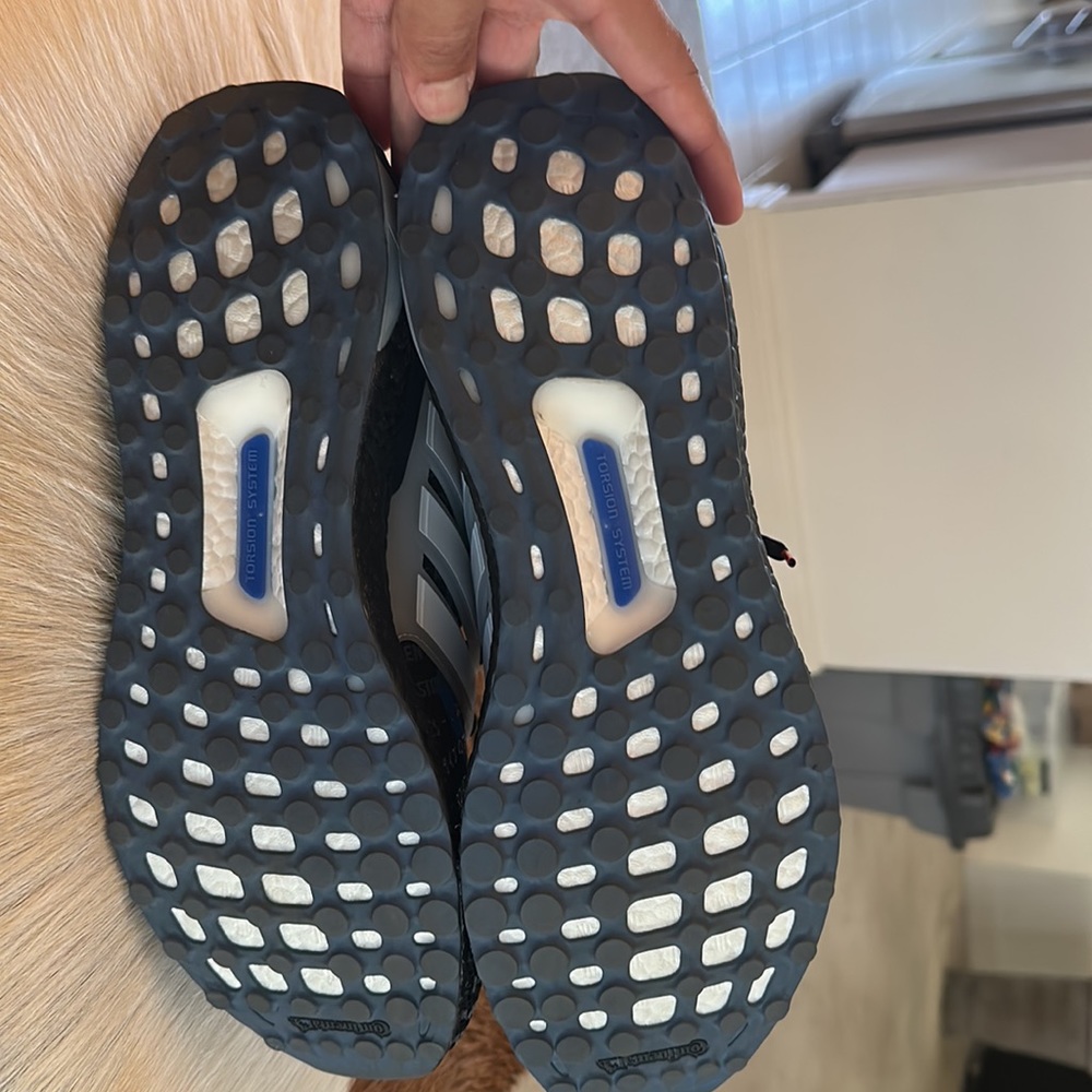 Adidas Ultraboost Size 12 - Picture 11 of 11